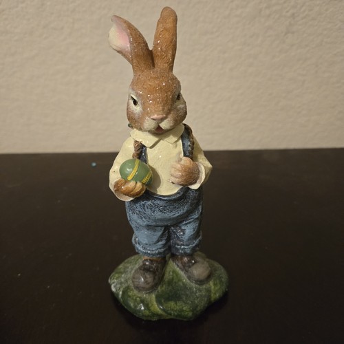 Rabbit figurine - rabbit, in